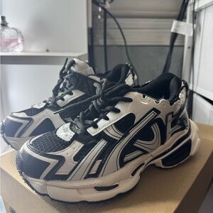 Balenciagas black and white size 3